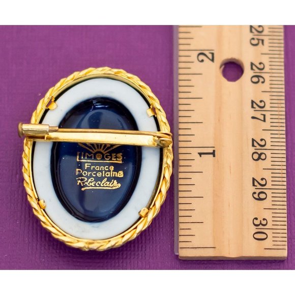 Vintage Victorian Floral Porcelain Gold Tone Brooch by Limoges - Q17 - Picture 2 of 2